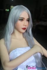 Méline cheveux gris 165cm