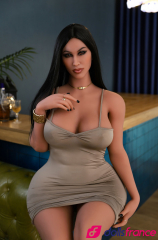 Kim sex doll de charme brune et ronde 157cm 6YE Premium