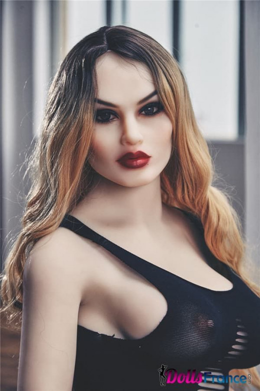 Ashley la femme dominée 160cm IronTech