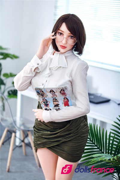 Mika sexdoll réaliste secrétaire perverse 159cm IronTech