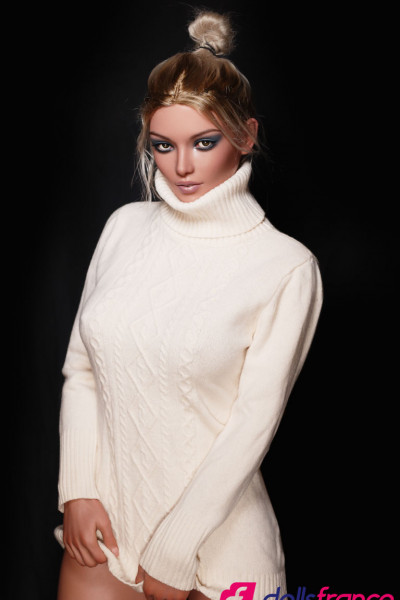 Scarlett Sexdoll réelle aux yeux charmeurs 170cm bonnet C Zelex
