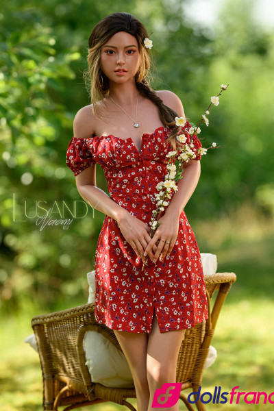 Naomi poupée réelle en silicone campagnarde naturiste EN STOCK 167cm bonnet B Lusandy