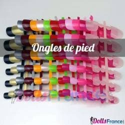 Ongles de pied pour poupée