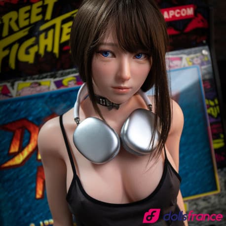 Lovedoll silicone Miyuki petite brune sexy 148cm IronTech