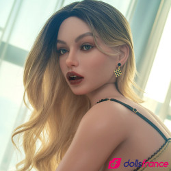 Sexdoll réaliste Sonia l'exhibitionniste 165cm D-cup Zelex SLE