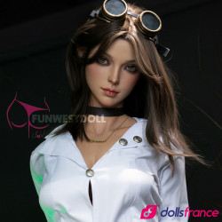 Lovedoll silicone Lexie la serveuse en stock EU 168cm D-cup FunWestDoll