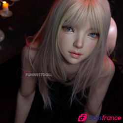 Giselle sex doll en silicone bonne soeur exorciste perverse 159cm A-cup FunWestDoll