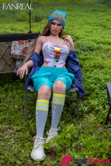 Kelly sexdoll réelle en silicone campeuse à gros nibards 155cm F-cup FanReal