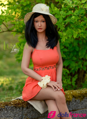 Poupée sexuelle en silicone salope à petit cul Lani 161cm bonnet D Lusandy