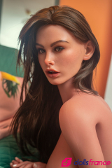 Diana sexdoll milf en silicone aux &eacute;normes mamelles 166cm K-cup Zelex SLE