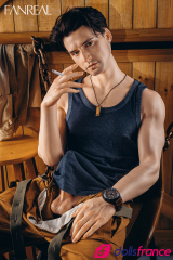 Henry poup&eacute;e sexuelle en silicone homme fermier pervers 173cm FanReal