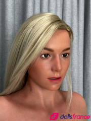 Gwen poup&eacute;e r&eacute;aliste en silicone addicte au sexe 169cm bonnet C Zelex Fusion Series