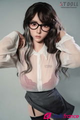 Real doll en silicone Lucy la secr&eacute;taire asiatique &agrave; lunettes 165cm bonnet E XTDoll
