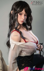 Real doll en silicone Lucy la secr&eacute;taire asiatique &agrave; lunettes 165cm bonnet E XTDoll