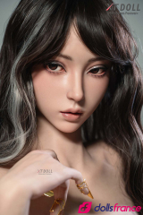 Real doll en silicone Lucy la secr&eacute;taire asiatique &agrave; lunettes 165cm bonnet E XTDoll
