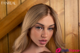 Lila poup&eacute;e pour adultes en silicone blonde &agrave; grosses meules 95cm bonnet G FanReal