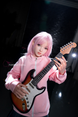 Petite poup&eacute;e d'amour en silicone guitariste sodomisable Nika EN STOCK EU 152cm D-cup FunWestDoll