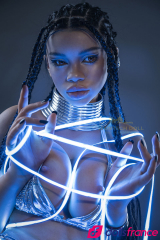 Sex doll en silicone Penny la belle femme noire futuriste ROS MAX 161cm IronTech