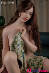Yuki belle real doll en silicone provocatrice 158cm bonnet B FanReal
