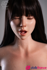 Torse en silicone sexuel Jenny la belle brunette endormie &agrave; gros seins 111cm Bonnet G SEdoll