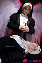 Giselle sex doll en silicone bonne soeur exorciste perverse 159cm A-cup FunWestDoll