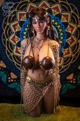Poup&eacute;e pour sexe en silicone Aria Knox la hippie torso aux seins &eacute;normes 111cm Bonnet G SEdoll