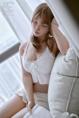 Jenny.O sexdoll pour sexe en silicone douce et innocente aux yeux ferm&eacute;s T163cm Bonnet C SEdoll