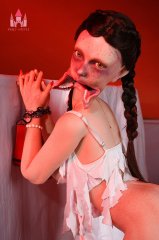 Zombiella sexdoll zombie aux couettes bonnet D 158cm Dolls Castle