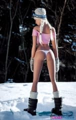 Cassidy la monitrice de ski en culotte 157cm WMdolls