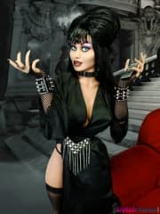 Poupée gothique vampire Allura 148cm YLdoll