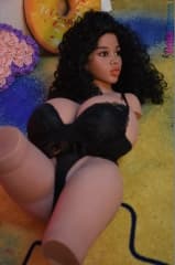Buste d'Imani avec sa poitrine géante 91cm YLdoll
