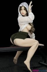 La poupée Yukina fait ses exercices 155cm YLDoll