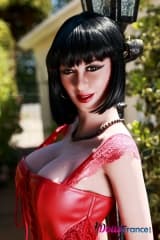 Bridget la dominatrice aux gros seins 163cm SMdoll