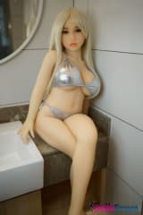 Debbie mini doll en bikini et à forte poitrine 128cm Doll4Ever