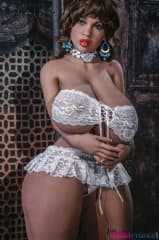 La forte poitrine d'Aisha en dentelle 146cm YLdoll