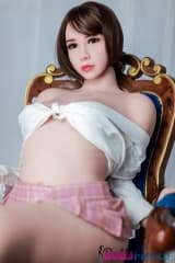 Sexdoll asiatique Ariel enlève le haut 162cm C WMDolls