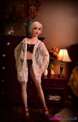 Séance hot en bas résilles pour Ariel 140cm Piper Doll