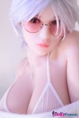 Miyuki sensuelle avec ses cheveux d'argent 160cm PiperDoll