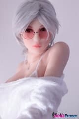 Miyuki sensuelle avec ses cheveux d'argent 160cm PiperDoll