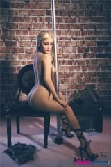 Ella la sexdoll stripteaseuse fait du pole dance 163cm IronTech