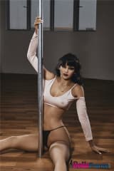 La poupée Connie au pole dance 168cm IronTech