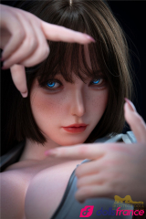 Yu adorable love doll réelle silicone aux yeux bleus 164cm IronTech