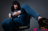 Sexdoll silicone Rita brunette plantureuse 153cm IronTech