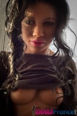 Rihanna 155cm petits seins