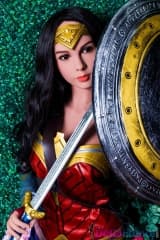 Kelly est une vraie Wonder Woman 165cm