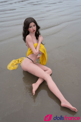 Rina une poupée pour adulte aux gros seins à la plage 166cm K-cup Zelex SLE