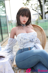 Sexdoll Nina innocente jeune femme 157cm H-cup SEDoll