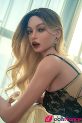 Sexdoll réaliste Sonia l'exhibitionniste 165cm D-cup Zelex SLE