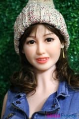 Poupée japonaise Reiko avec un bonnet 145cm