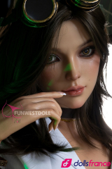 Lovedoll silicone Lexie la serveuse en stock EU 168cm D-cup FunWestDoll